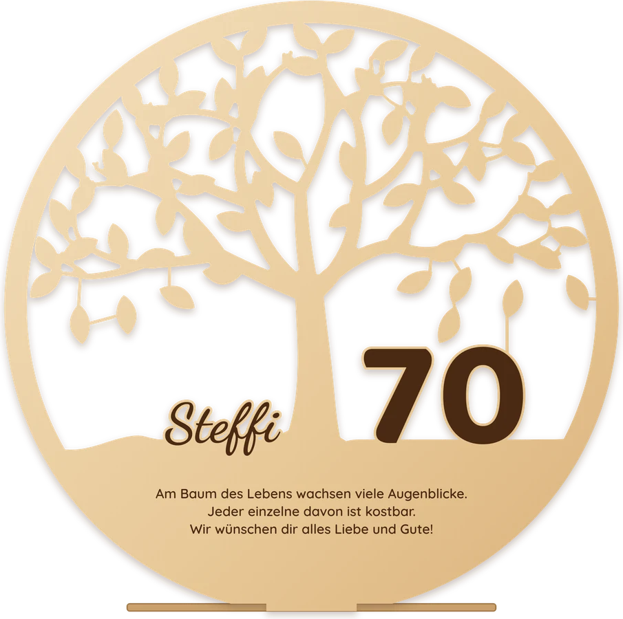 Lebensbaum aus Holz mit Name, Zahl und Spruch auf Standfuß, erstellt im FRAMEBUDDY Generator